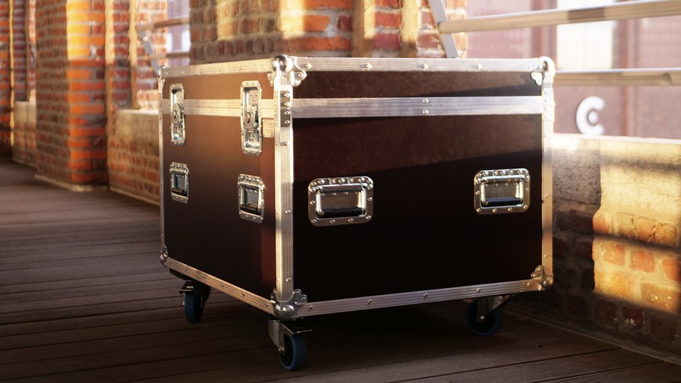 32" Flight case: Tailor-made flight case for Iris 32