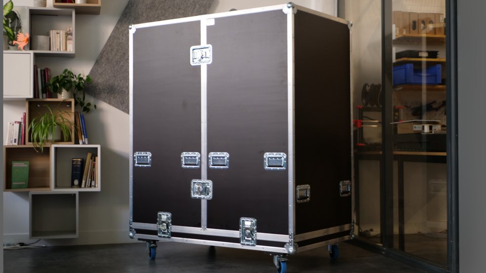 Flight case for Iris46: Tailor-made flight case for Iris46