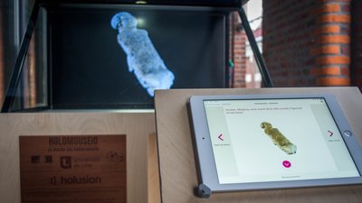 Holomoseio hologram for museum with interactivity