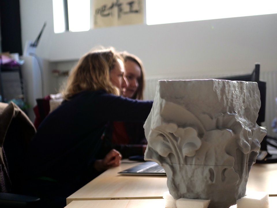 Travaux de préparation des modèles 3D grâce à une reproduction à l'échelle d'un fragment de chapiteau